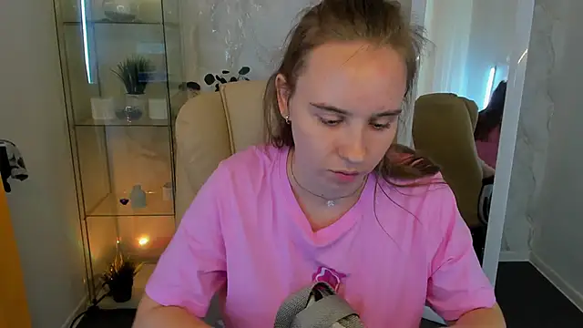 Lika 0ne online show from September 2025 11:59:01 AM