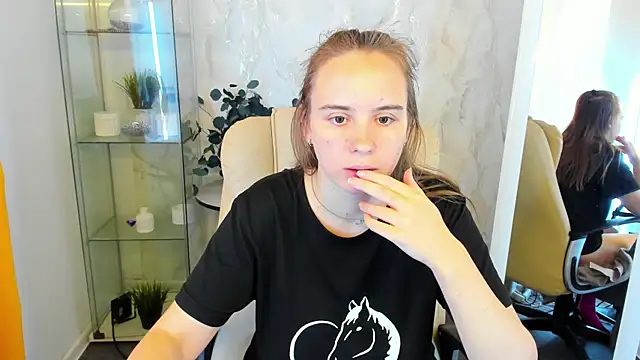 Lika 0ne online show from October 2025 11:53:01 AM