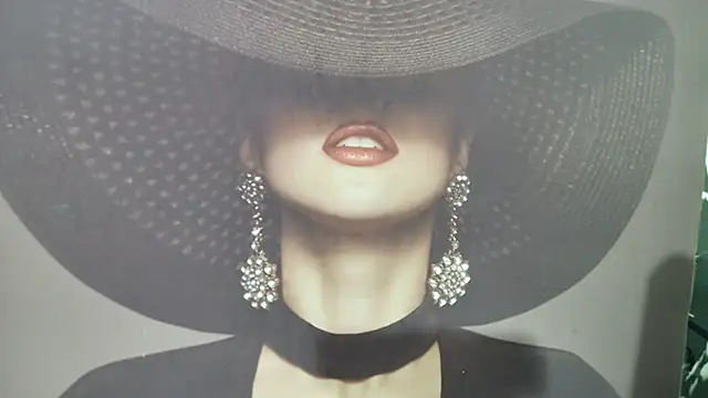 Chanel Noire online show from February 2025 09:04:01 PM