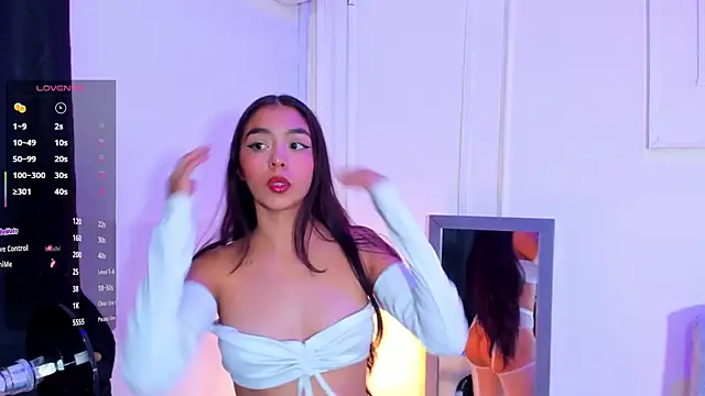 lanna brunette online show from April 2026 01:12:01 PM