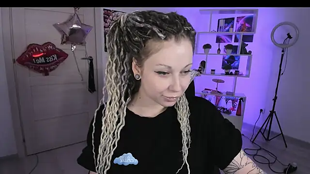 HoneySallyMoore online show from October 2025 06:52:01 PM