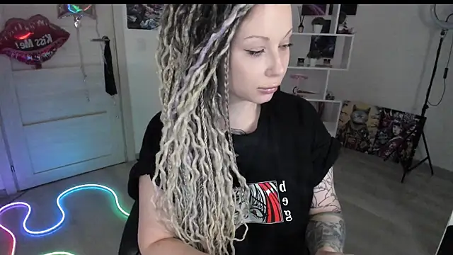 HoneySallyMoore online show from April 2026 08:06:02 PM