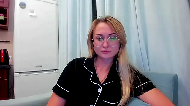 your Goddess Eva online show from September 2025 07:05:01 PM