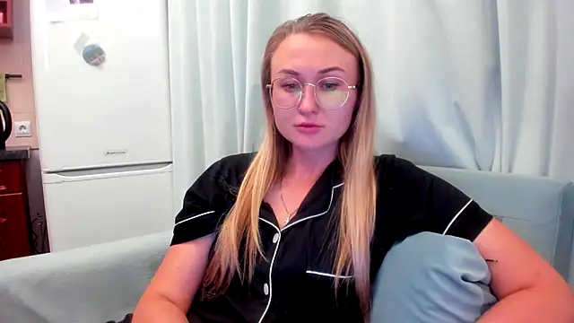 your Goddess Eva online show from October 2025 07:22:01 PM