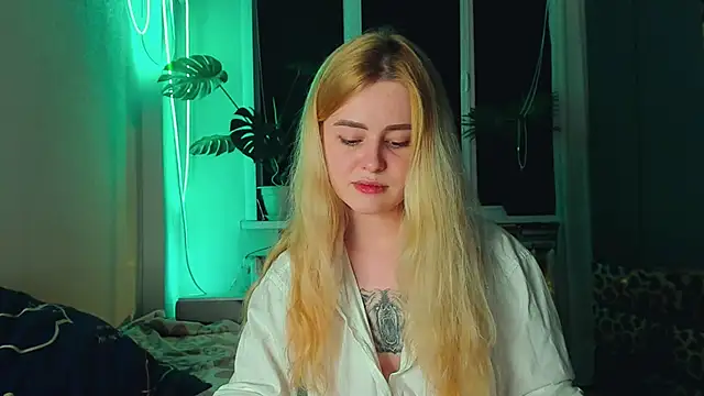 Alexa Pirs online show from March 2025 12:59:02 AM