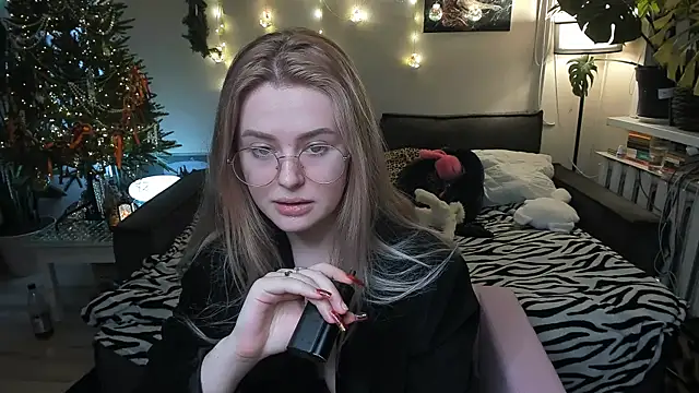 Alexa Pirs online show from January 2026 03:03:01 PM