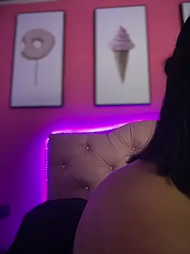 Scarlett-LS online show from November 2025 02:39:02 AM