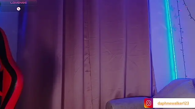 Snapshot of Daphnewalker__ chatting on January 2026 11:15:02 AM Daphnewalker online show from January 2026 11:15:02 AM