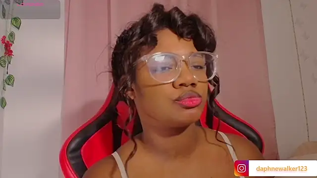 Snapshot of Daphnewalker__ chatting on February 2026 11:53:02 AM Daphnewalker online show from February 2026 11:53:02 AM