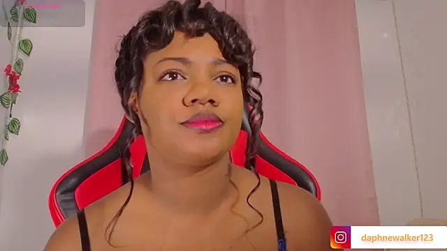 Snapshot of Daphnewalker__ chatting on February 2026 11:53:02 AM Daphnewalker online show from February 2026 11:53:02 AM