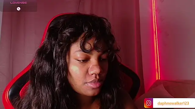 Snapshot of Daphnewalker__ chatting on February 2026 12:01:01 PM Daphnewalker online show from February 2026 12:01:01 PM