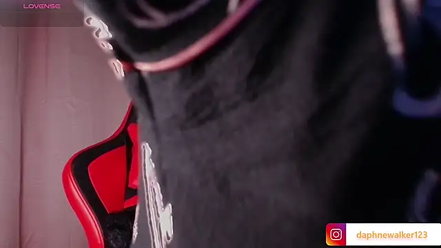 Snapshot of Daphnewalker__ chatting on February 2026 12:15:02 PM Daphnewalker online show from February 2026 12:15:02 PM