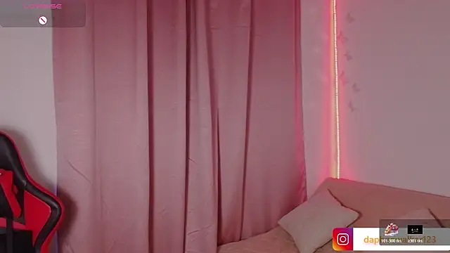 Snapshot of Daphnewalker__ chatting on March 2026 12:45:02 PM Daphnewalker online show from March 2026 12:45:02 PM