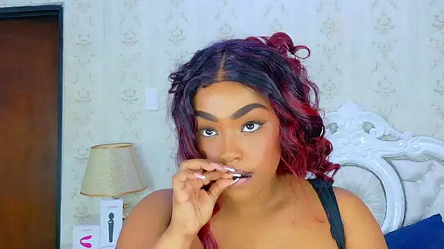 TianahGlow online show from November 2025 08:51:01 PM