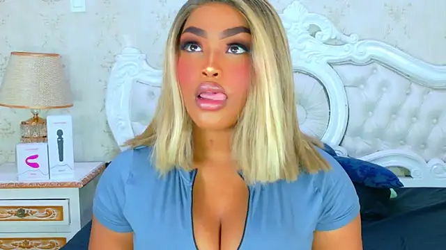 TianahGlow online show from November 2025 09:03:02 PM