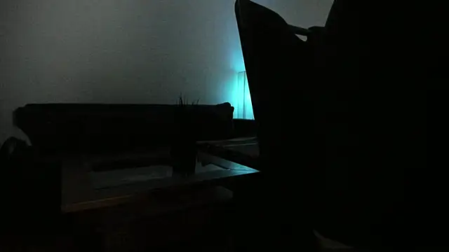 Snapshot of molicaremolicare chatting on October 2025 09:02:02 PM molicaremolicare online show from October 2025 09:02:02 PM