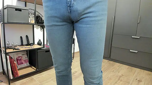 Snapshot of molicaremolicare chatting on March 2026 09:43:02 PM molicaremolicare online show from March 2026 09:43:02 PM