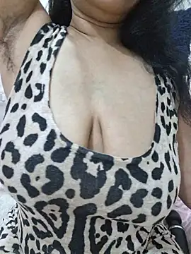Snapshot of Jassi_Does chatting on July 2026 09:41:02 PM Jassi Does online show from July 2026 09:41:02 PM