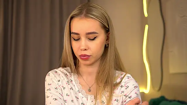  Spring Day  online show from October 2025 08:20:02 AM