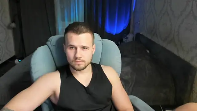 Snapshot of Vladik_b chatting on March 2025 08:51:02 PM Vladik b online show from March 2025 08:51:02 PM