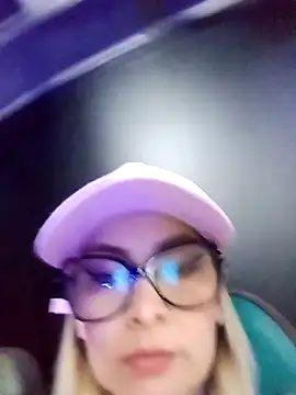 CandieGilson   online show from September 2025 10:37:01 AM