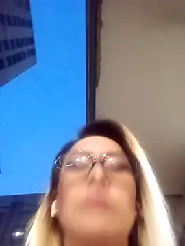 CandieGilson   online show from September 2025 10:37:02 AM