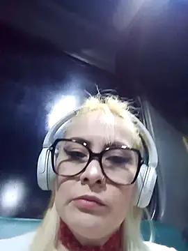 Snapshot of CandieGilson__ chatting on February 2026 11:18:01 AM CandieGilson online show from February 2026 11:18:01 AM