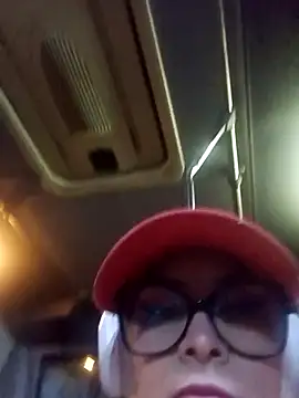 CandieGilson   online show from April 2026 10:35:02 AM