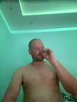 Krzysiekg123 online show from October 2025 09:25:01 PM