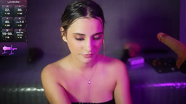 Snapshot of Vaniluu_9 chatting on March 2025 03:08:01 AM Vaniluu 9 online show from March 2025 03:08:01 AM