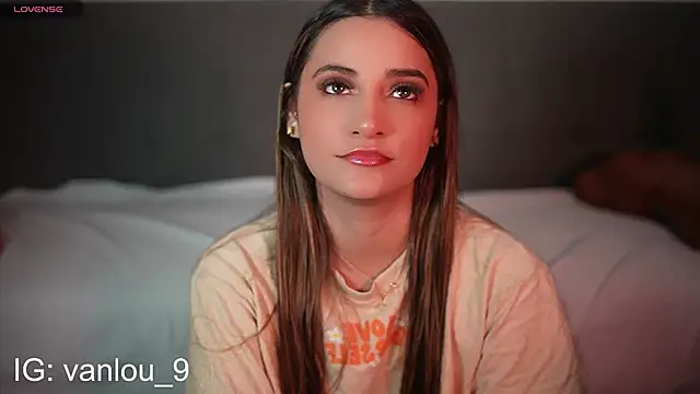 Snapshot of Vaniluu_9 chatting on September 2025 11:48:01 PM Vaniluu 9 online show from September 2025 11:48:01 PM