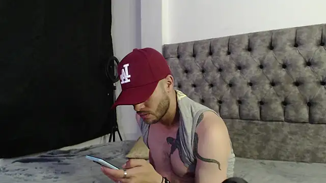 aczino vel online show from February 2025 12:41:01 AM