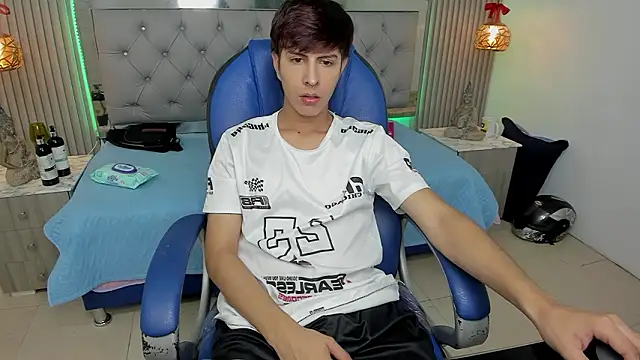 Estiv18  online show from January 2026 02:37:02 AM