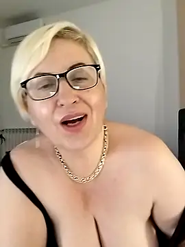 Snapshot of Pumabionda chatting on June 2026 01:28:02 AM Pumabionda online show from June 2026 01:28:02 AM