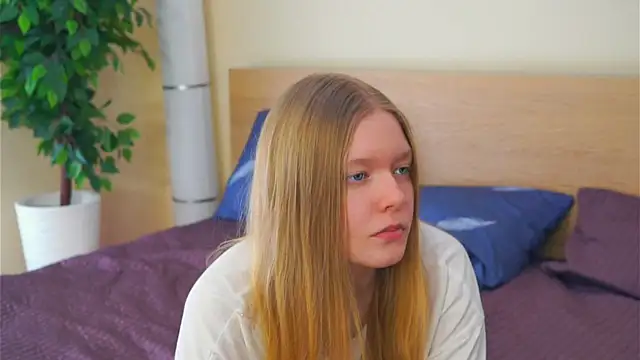 TheaGrayer online show from February 2025 10:15:02 AM