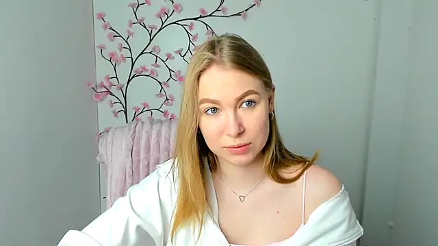Snapshot of Dana_flowers chatting on May 2026 05:46:02 AM Dana flowers online show from May 2026 05:46:02 AM