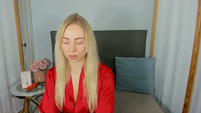 MargaritaRose online show from March 2026 06:25:01 PM