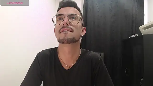 Snapshot of Demian_val chatting on February 2025 10:53:01 PM Demian val online show from February 2025 10:53:01 PM