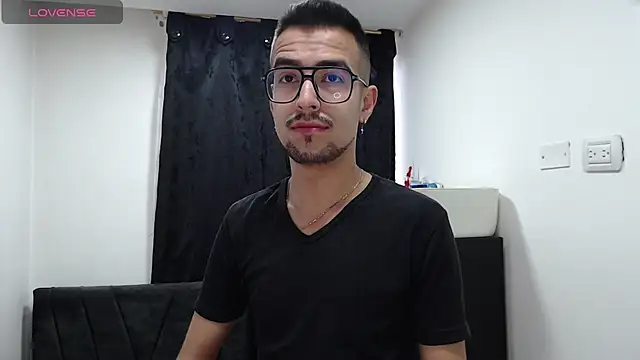 Snapshot of Demian_val chatting on February 2026 12:01:02 PM Demian val online show from February 2026 12:01:02 PM