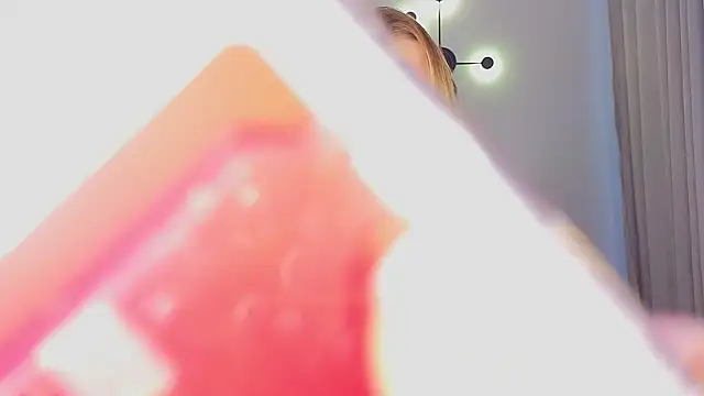 Caroline  Brown online show from September 2025 02:00:02 AM