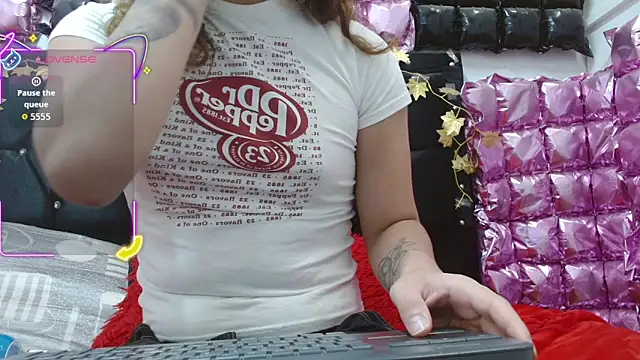 poisondost hot online show from November 2025 02:32:01 PM