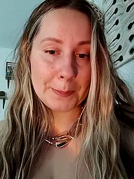 Mona Plus online show from March 2025 12:05:02 PM