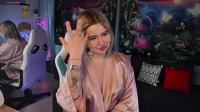 MargoBryan online show from March 2025 08:32:01 PM