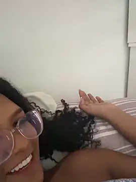 KylieGomeez online show from October 2025 06:14:02 PM