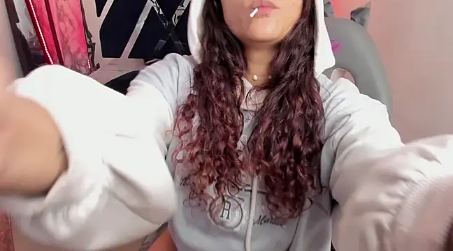 charlotte bluee online show from February 2025 10:36:02 PM