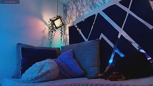 charlotte bluee online show from September 2025 06:42:01 PM