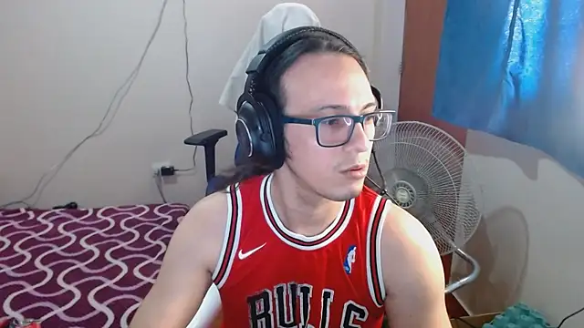 cholitohermoso online show from February 2025 06:12:01 PM