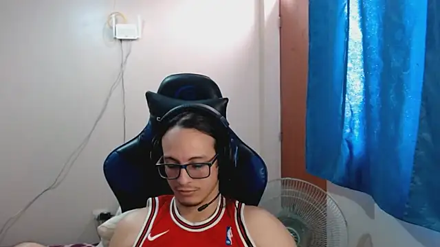 cholitohermoso online show from February 2025 07:27:01 PM