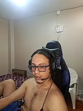 cholitohermoso online show from February 2025 07:47:02 PM