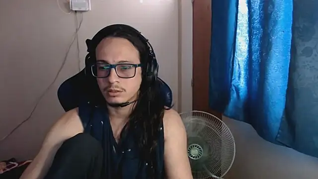 cholitohermoso online show from March 2025 07:38:01 PM